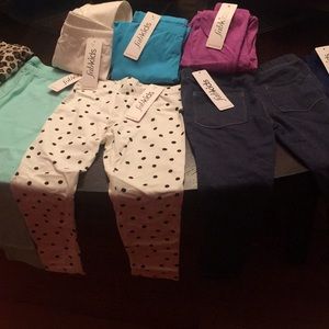 FabKids leggings (7) and FabKids short (1) New